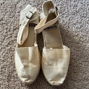 Women's Tan Espadrilles